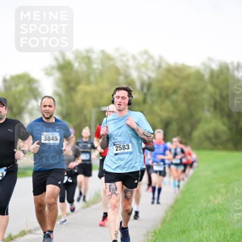 07.04.2024 - 43. Internationalen Wilhelmsburger Insellauf Dr. Thomas Lammeyer http://msf.ph/oto/6040459 07.04.2024 10:35:27 Laufen 2583 meine-sportfotos.de