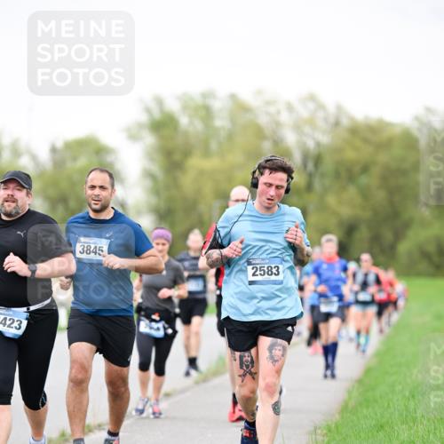 07.04.2024 - 43. Internationalen Wilhelmsburger Insellauf Dr. Thomas Lammeyer http://msf.ph/oto/6040462 07.04.2024 10:35:27 Laufen 2423, 3845, 2583 meine-sportfotos.de