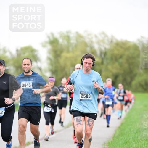 07.04.2024 - 43. Internationalen Wilhelmsburger Insellauf Dr. Thomas Lammeyer http://msf.ph/oto/6040463 07.04.2024 10:35:27 Laufen 23, 3845, 2583 meine-sportfotos.de
