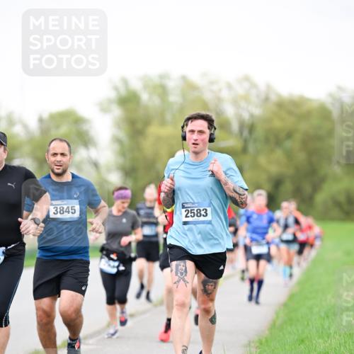 07.04.2024 - 43. Internationalen Wilhelmsburger Insellauf Dr. Thomas Lammeyer http://msf.ph/oto/6040464 07.04.2024 10:35:28 Laufen 3845, 2583 meine-sportfotos.de
