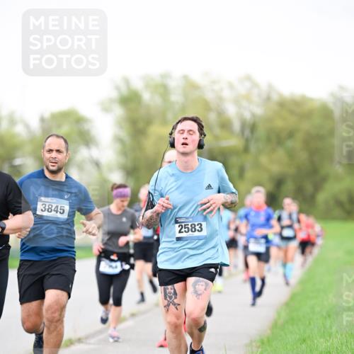 07.04.2024 - 43. Internationalen Wilhelmsburger Insellauf Dr. Thomas Lammeyer http://msf.ph/oto/6040466 07.04.2024 10:35:28 Laufen 3845, 4, 2583 meine-sportfotos.de