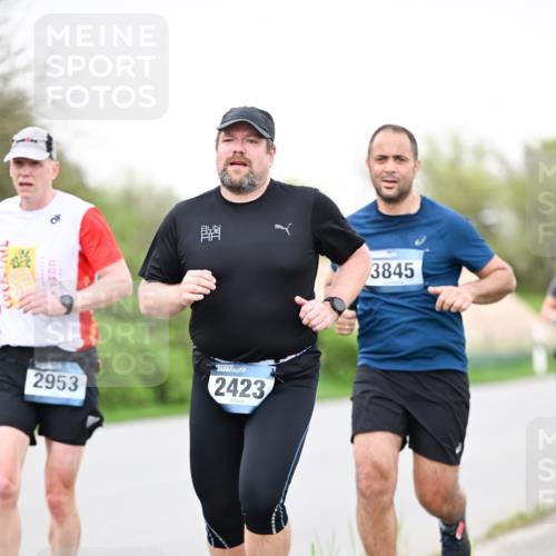 07.04.2024 - 43. Internationalen Wilhelmsburger Insellauf Dr. Thomas Lammeyer http://msf.ph/oto/6040469 07.04.2024 10:35:29 Laufen 3845, 2953, 2423 meine-sportfotos.de