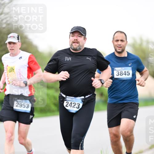 07.04.2024 - 43. Internationalen Wilhelmsburger Insellauf Dr. Thomas Lammeyer http://msf.ph/oto/6040470 07.04.2024 10:35:29 Laufen 2953, 2423, 3845 meine-sportfotos.de