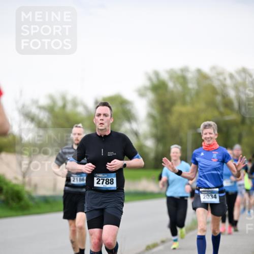 07.04.2024 - 43. Internationalen Wilhelmsburger Insellauf Dr. Thomas Lammeyer http://msf.ph/oto/6040481 07.04.2024 10:35:33 Laufen 2186, 2788, 2034 meine-sportfotos.de
