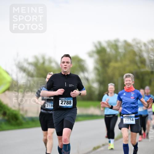 07.04.2024 - 43. Internationalen Wilhelmsburger Insellauf Dr. Thomas Lammeyer http://msf.ph/oto/6040482 07.04.2024 10:35:33 Laufen 2788, 2034 meine-sportfotos.de