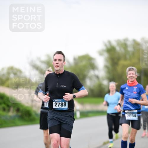 07.04.2024 - 43. Internationalen Wilhelmsburger Insellauf Dr. Thomas Lammeyer http://msf.ph/oto/6040484 07.04.2024 10:35:33 Laufen 1, 2788, 2034 meine-sportfotos.de