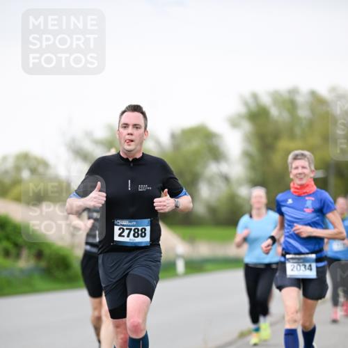 07.04.2024 - 43. Internationalen Wilhelmsburger Insellauf Dr. Thomas Lammeyer http://msf.ph/oto/6040485 07.04.2024 10:35:33 Laufen 2788, 2034 meine-sportfotos.de