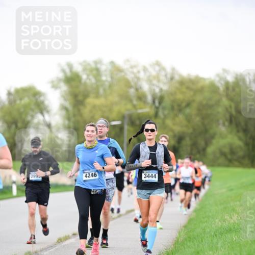 07.04.2024 - 43. Internationalen Wilhelmsburger Insellauf Dr. Thomas Lammeyer http://msf.ph/oto/6040499 07.04.2024 10:35:37 Laufen 299, 4246, 3444 meine-sportfotos.de