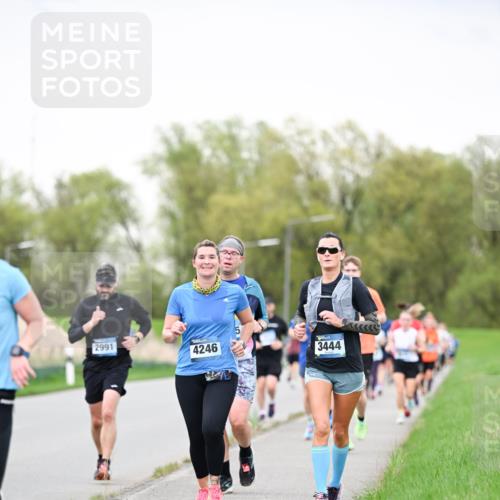 07.04.2024 - 43. Internationalen Wilhelmsburger Insellauf Dr. Thomas Lammeyer http://msf.ph/oto/6040501 07.04.2024 10:35:37 Laufen 2991, 4246, 3444 meine-sportfotos.de