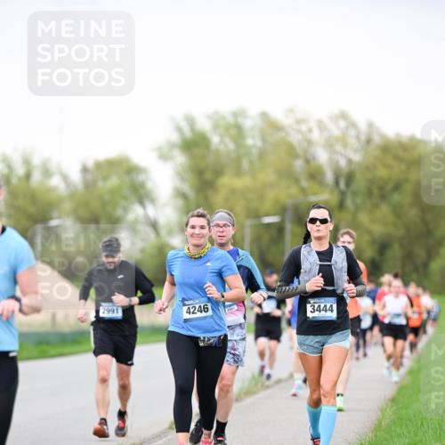 07.04.2024 - 43. Internationalen Wilhelmsburger Insellauf Dr. Thomas Lammeyer http://msf.ph/oto/6040504 07.04.2024 10:35:37 Laufen 2991, 4246, 3444 meine-sportfotos.de
