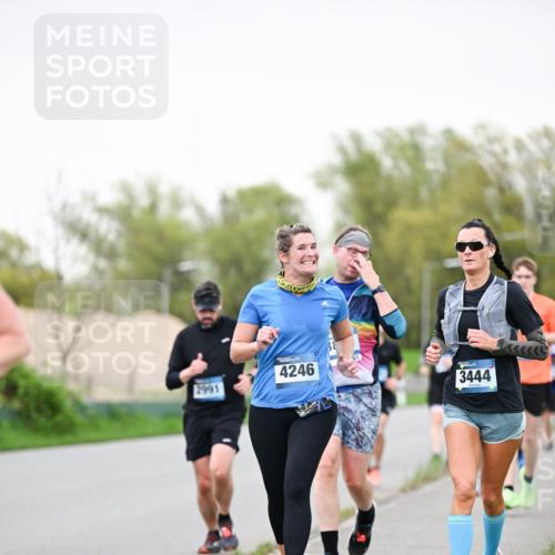 07.04.2024 - 43. Internationalen Wilhelmsburger Insellauf Dr. Thomas Lammeyer http://msf.ph/oto/6040509 07.04.2024 10:35:38 Laufen 4246, 2991, 3444 meine-sportfotos.de