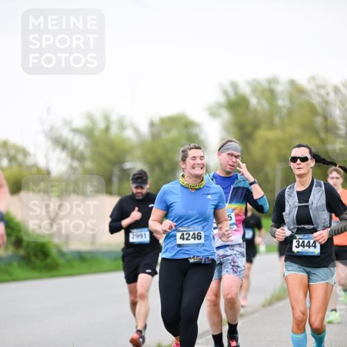 07.04.2024 - 43. Internationalen Wilhelmsburger Insellauf Dr. Thomas Lammeyer http://msf.ph/oto/6040510 07.04.2024 10:35:39 Laufen 2991, 4246, 5, 865, 3444 meine-sportfotos.de