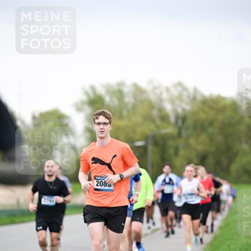 07.04.2024 - 43. Internationalen Wilhelmsburger Insellauf Dr. Thomas Lammeyer http://msf.ph/oto/6040526 07.04.2024 10:35:42 Laufen 2089 meine-sportfotos.de