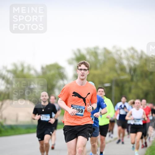 07.04.2024 - 43. Internationalen Wilhelmsburger Insellauf Dr. Thomas Lammeyer http://msf.ph/oto/6040529 07.04.2024 10:35:43 Laufen 89 meine-sportfotos.de