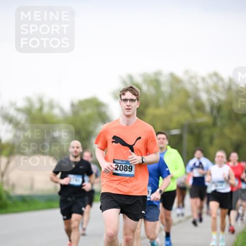 07.04.2024 - 43. Internationalen Wilhelmsburger Insellauf Dr. Thomas Lammeyer http://msf.ph/oto/6040530 07.04.2024 10:35:43 Laufen 2089 meine-sportfotos.de