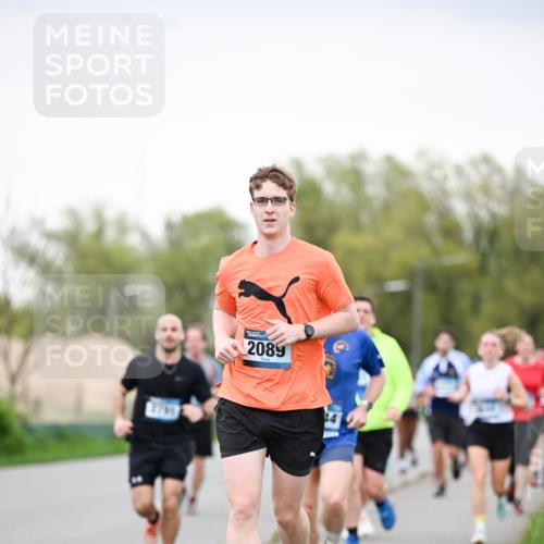 07.04.2024 - 43. Internationalen Wilhelmsburger Insellauf Dr. Thomas Lammeyer http://msf.ph/oto/6040531 07.04.2024 10:35:43 Laufen 2089 meine-sportfotos.de