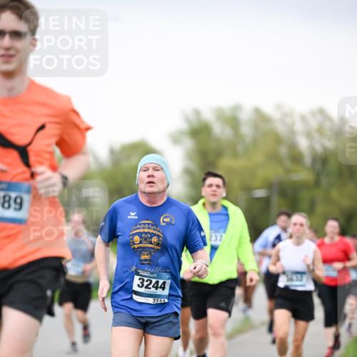 07.04.2024 - 43. Internationalen Wilhelmsburger Insellauf Dr. Thomas Lammeyer http://msf.ph/oto/6040542 07.04.2024 10:35:45 Laufen 89, 3244, 3244, 237 meine-sportfotos.de