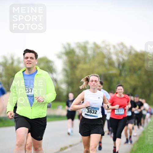 07.04.2024 - 43. Internationalen Wilhelmsburger Insellauf Dr. Thomas Lammeyer http://msf.ph/oto/6040552 07.04.2024 10:35:46 Laufen 37, 3632 meine-sportfotos.de