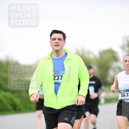 07.04.2024 - 43. Internationalen Wilhelmsburger Insellauf Dr. Thomas Lammeyer http://msf.ph/oto/6040557 07.04.2024 10:35:48 Laufen 237, 3632 meine-sportfotos.de