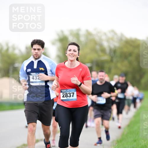 07.04.2024 - 43. Internationalen Wilhelmsburger Insellauf Dr. Thomas Lammeyer http://msf.ph/oto/6040560 07.04.2024 10:35:50 Laufen 432, 4325, 2837 meine-sportfotos.de