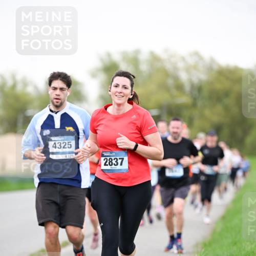 07.04.2024 - 43. Internationalen Wilhelmsburger Insellauf Dr. Thomas Lammeyer http://msf.ph/oto/6040561 07.04.2024 10:35:51 Laufen 4325, 4325, 2837 meine-sportfotos.de