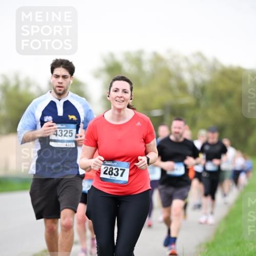 07.04.2024 - 43. Internationalen Wilhelmsburger Insellauf Dr. Thomas Lammeyer http://msf.ph/oto/6040562 07.04.2024 10:35:51 Laufen 4325, 4325, 2837 meine-sportfotos.de