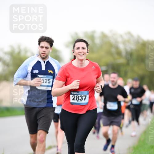 07.04.2024 - 43. Internationalen Wilhelmsburger Insellauf Dr. Thomas Lammeyer http://msf.ph/oto/6040563 07.04.2024 10:35:51 Laufen 325, 4325, 2837 meine-sportfotos.de