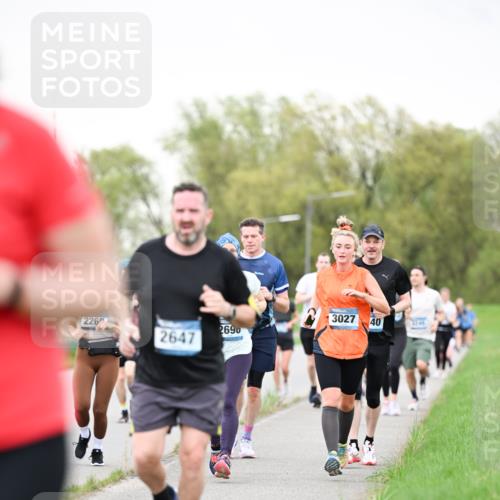 07.04.2024 - 43. Internationalen Wilhelmsburger Insellauf Dr. Thomas Lammeyer http://msf.ph/oto/6040572 07.04.2024 10:35:53 Laufen 226, 2647, 2696, 3027, 40 meine-sportfotos.de