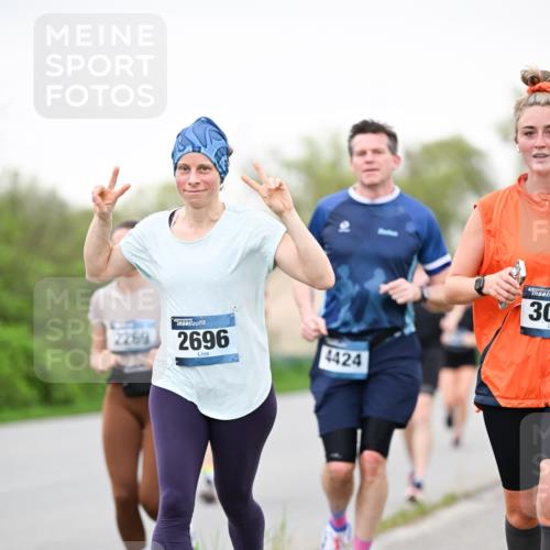07.04.2024 - 43. Internationalen Wilhelmsburger Insellauf Dr. Thomas Lammeyer http://msf.ph/oto/6040593 07.04.2024 10:35:57 Laufen 2269, 2696, 4424, 30 meine-sportfotos.de
