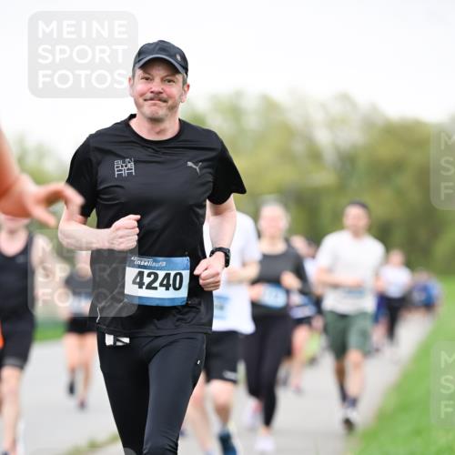 07.04.2024 - 43. Internationalen Wilhelmsburger Insellauf Dr. Thomas Lammeyer http://msf.ph/oto/6040600 07.04.2024 10:35:58 Laufen 43, 4240 meine-sportfotos.de