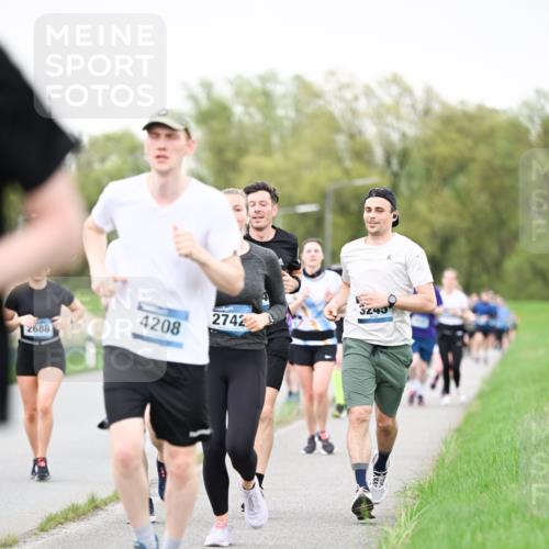 07.04.2024 - 43. Internationalen Wilhelmsburger Insellauf Dr. Thomas Lammeyer http://msf.ph/oto/6040604 07.04.2024 10:36:00 Laufen 2688, 4208, 2742 meine-sportfotos.de