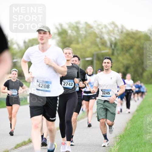 07.04.2024 - 43. Internationalen Wilhelmsburger Insellauf Dr. Thomas Lammeyer http://msf.ph/oto/6040605 07.04.2024 10:36:00 Laufen 588, 4208, 2742, 3245 meine-sportfotos.de