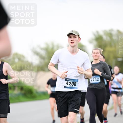 07.04.2024 - 43. Internationalen Wilhelmsburger Insellauf Dr. Thomas Lammeyer http://msf.ph/oto/6040606 07.04.2024 10:36:00 Laufen 4208, 2742 meine-sportfotos.de