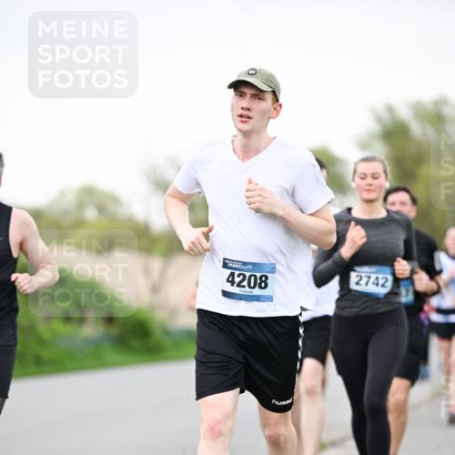 07.04.2024 - 43. Internationalen Wilhelmsburger Insellauf Dr. Thomas Lammeyer http://msf.ph/oto/6040608 07.04.2024 10:36:00 Laufen 4208, 2742 meine-sportfotos.de