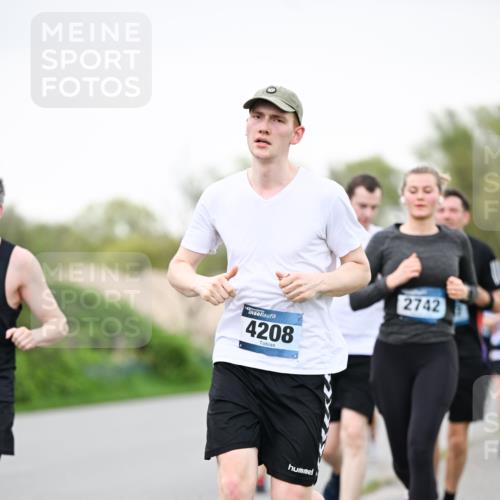 07.04.2024 - 43. Internationalen Wilhelmsburger Insellauf Dr. Thomas Lammeyer http://msf.ph/oto/6040609 07.04.2024 10:36:01 Laufen 4208, 2742 meine-sportfotos.de