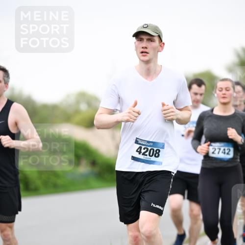 07.04.2024 - 43. Internationalen Wilhelmsburger Insellauf Dr. Thomas Lammeyer http://msf.ph/oto/6040610 07.04.2024 10:36:01 Laufen 4208, 2742 meine-sportfotos.de