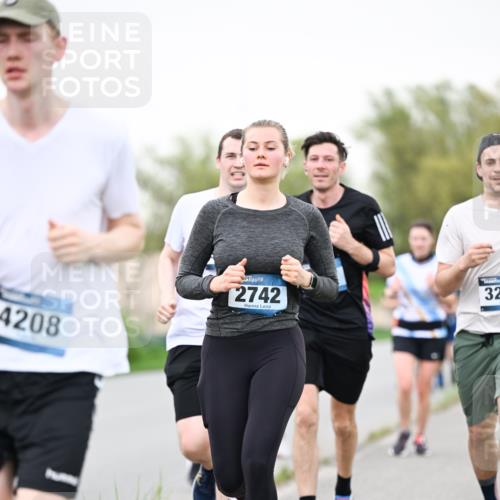 07.04.2024 - 43. Internationalen Wilhelmsburger Insellauf Dr. Thomas Lammeyer http://msf.ph/oto/6040612 07.04.2024 10:36:01 Laufen 4208, 20, 2742, 32 meine-sportfotos.de