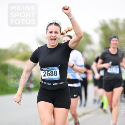 07.04.2024 - 43. Internationalen Wilhelmsburger Insellauf Dr. Thomas Lammeyer http://msf.ph/oto/6040632 07.04.2024 10:36:05 Laufen 2688 meine-sportfotos.de