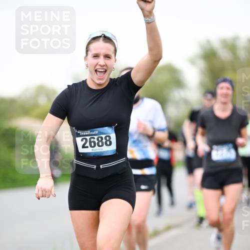 07.04.2024 - 43. Internationalen Wilhelmsburger Insellauf Dr. Thomas Lammeyer http://msf.ph/oto/6040633 07.04.2024 10:36:05 Laufen 2688 meine-sportfotos.de