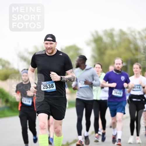 07.04.2024 - 43. Internationalen Wilhelmsburger Insellauf Dr. Thomas Lammeyer http://msf.ph/oto/6040644 07.04.2024 10:36:08 Laufen 3416, 2538, 3644 meine-sportfotos.de