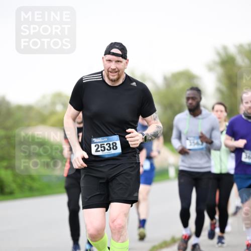 07.04.2024 - 43. Internationalen Wilhelmsburger Insellauf Dr. Thomas Lammeyer http://msf.ph/oto/6040648 07.04.2024 10:36:09 Laufen 2538 meine-sportfotos.de