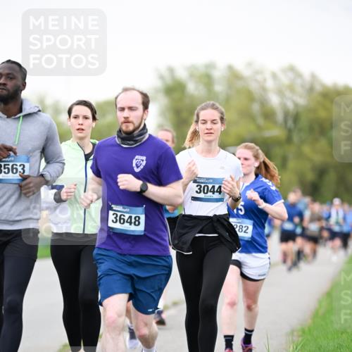 07.04.2024 - 43. Internationalen Wilhelmsburger Insellauf Dr. Thomas Lammeyer http://msf.ph/oto/6040657 07.04.2024 10:36:11 Laufen 3563, 3648, 3044, 282 meine-sportfotos.de