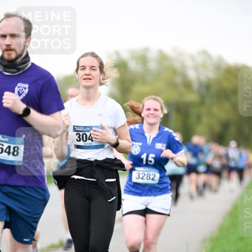07.04.2024 - 43. Internationalen Wilhelmsburger Insellauf Dr. Thomas Lammeyer http://msf.ph/oto/6040664 07.04.2024 10:36:12 Laufen 548, 712, 304, 15, 3282 meine-sportfotos.de