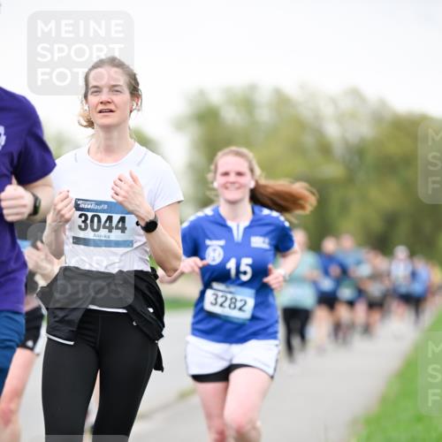 07.04.2024 - 43. Internationalen Wilhelmsburger Insellauf Dr. Thomas Lammeyer http://msf.ph/oto/6040667 07.04.2024 10:36:13 Laufen 3044, 15, 3282 meine-sportfotos.de