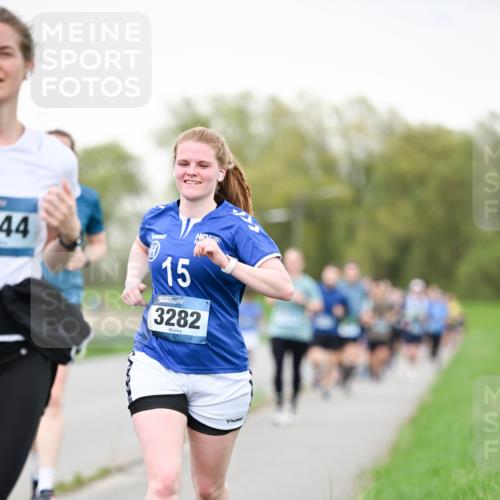07.04.2024 - 43. Internationalen Wilhelmsburger Insellauf Dr. Thomas Lammeyer http://msf.ph/oto/6040668 07.04.2024 10:36:13 Laufen 44, 15, 3282 meine-sportfotos.de