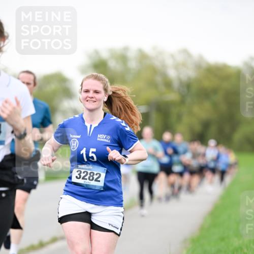 07.04.2024 - 43. Internationalen Wilhelmsburger Insellauf Dr. Thomas Lammeyer http://msf.ph/oto/6040669 07.04.2024 10:36:13 Laufen 15, 3282 meine-sportfotos.de