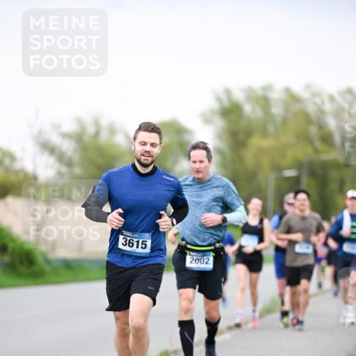 07.04.2024 - 43. Internationalen Wilhelmsburger Insellauf Dr. Thomas Lammeyer http://msf.ph/oto/6040691 07.04.2024 10:36:22 Laufen 3615, 2002 meine-sportfotos.de