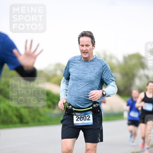 07.04.2024 - 43. Internationalen Wilhelmsburger Insellauf Dr. Thomas Lammeyer http://msf.ph/oto/6040706 07.04.2024 10:36:25 Laufen 2002 meine-sportfotos.de