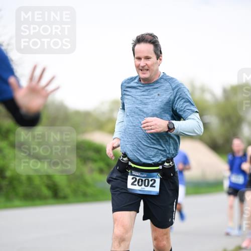 07.04.2024 - 43. Internationalen Wilhelmsburger Insellauf Dr. Thomas Lammeyer http://msf.ph/oto/6040707 07.04.2024 10:36:25 Laufen 2002 meine-sportfotos.de