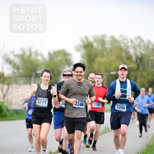 07.04.2024 - 43. Internationalen Wilhelmsburger Insellauf Dr. Thomas Lammeyer http://msf.ph/oto/6040710 07.04.2024 10:36:26 Laufen 47, 3277, 26, 3246, 2780, 2280 meine-sportfotos.de